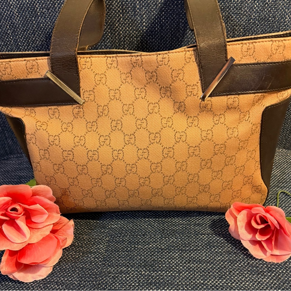 GUCCI AUTHENTIC GG SUPREME WITH LEATHER ACCENTS BAG. EUC. - Picture 2 of 11